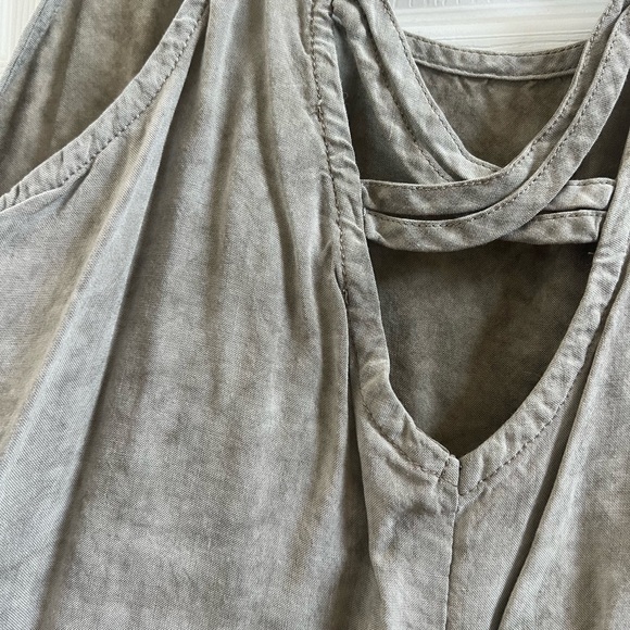 Tan/Grey tank with unique crosses/strap detailing - Picture 3 of 4